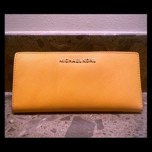Like New Michael Kors Wallet